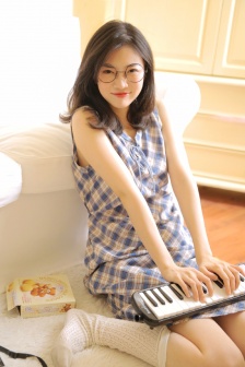 妻子在厨房被三个男人欺负的后果